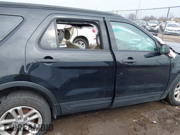 ✅ 2016 Ford Explorer • VIN: 1FM5K7B80GGB03833 • Lot: 41709596. Listed on IAAI with Not provided. Free auction sales archive from the USA and detailed vehicle history report at DreamBid. Image 14.