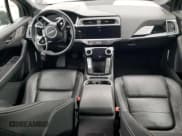 ✅ 2020 Jaguar I-Pace SE • VIN: SADHC2S12L1F79008 • Lot: 55569504. Wystawiony na Copart z przebiegiem 46 948 mil. Bezpłatny archiwum sprzedaży aukcyjnych z USA i szczegółowy raport historii pojazdu na DreamBid. Zdjęcie 8.