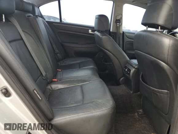 ✅ 2013 Hyundai Genesis 3.8L • VIN: KMHGC4DD4DU239703 • Lot: 69825045. Wystawiony na Copart z przebiegiem 122 340 mil. Bezpłatny archiwum sprzedaży aukcyjnych z USA i szczegółowy raport historii pojazdu na DreamBid. Zdjęcie 10.