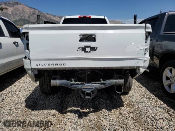 2017 Chevrolet Silverado 3500HD LT с VIN 1GC4KZCY6HF229762, выставлен на аукционе Copart как лот 65267475 с пробегом 242 045 миль миль и Списание • Salvage title. История ставок и продаж доступна на DreamBid. Изображение 6.