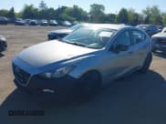 ✅ 2015 Mazda 3 i Sport • VIN: 3MZBM1U72FM160989 • Лот: 43081321. Опубликован ранее на IAAI с пробегом 215 060 миль. Бесплатный доступ к архиву аукционных продаж из США и подробный отчёт об истории автомобиля на DreamBid. Изображение 2.