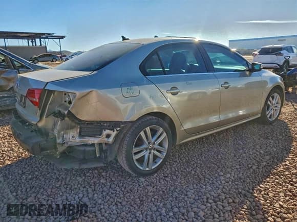 ✅ 2015 Volkswagen Jetta SEL • VIN: 3VWL07AJ2FM318069 • Лот: 94807905. Опубликован ранее на Copart с пробегом 111 276 миль. Бесплатный доступ к архиву аукционных продаж из США и подробный отчёт об истории автомобиля на DreamBid. Изображение 3.