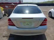 ✅ 2005 Mercedes-Benz C 240 • VIN: WDBRF81J75F707949 • Lot: 42083094. Wystawiony na IAAI z przebiegiem 108 730 mil. Bezpłatny archiwum sprzedaży aukcyjnych z USA i szczegółowy raport historii pojazdu na DreamBid. Zdjęcie 16.