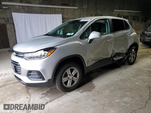 ✅ 2022 Chevrolet Trax LS • VIN: KL7CJNSM6NB544986 • Lot: 87260395. Listed on Copart with 14,727 mi. Free auction sales archive from the USA and detailed vehicle history report at DreamBid. Image 1.
