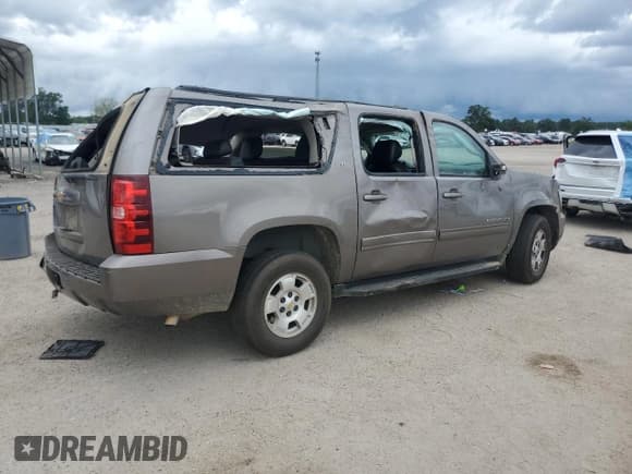✅ 2013 Chevrolet Suburban LT • VIN: 1GNSCJE03DR219980 • Lot: 73096914. Wystawiony na Copart z przebiegiem 184 638 mil. Bezpłatny archiwum sprzedaży aukcyjnych z USA i szczegółowy raport historii pojazdu na DreamBid. Zdjęcie 3.