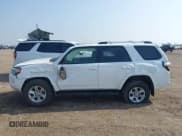 ✅ 2023 Toyota 4Runner SR5 • VIN: JTEMU5JR0P6128872 • Lot: 41908503. Wystawiony na IAAI z przebiegiem 47 867 mil. Bezpłatny archiwum sprzedaży aukcyjnych z USA i szczegółowy raport historii pojazdu na DreamBid. Zdjęcie 14.