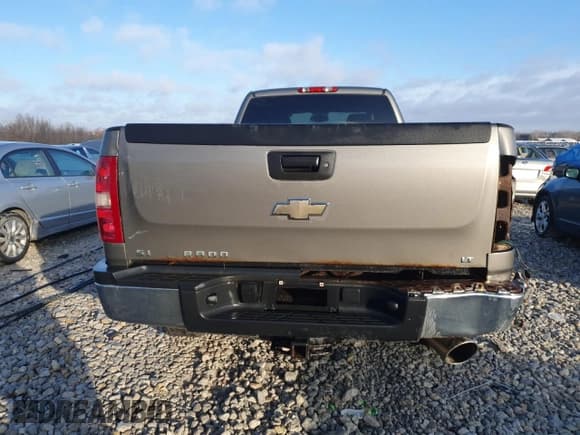 ✅ 2009 Chevrolet Silverado 2500HD LT • VIN: 1GCHK596X9E100768 • Лот: 85802894. Опубликован ранее на Copart с пробегом 240 763 миль. Бесплатный доступ к архиву аукционных продаж из США и подробный отчёт об истории автомобиля на DreamBid. Изображение 6.