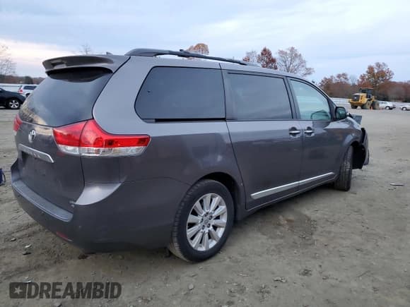 ✅ 2013 Toyota Sienna Limited • VIN: 5TDDK3DC6DS070140 • Lot: 91505605. Listed on Copart with 265,817 mi. Free auction sales archive from the USA and detailed vehicle history report at DreamBid. Image 3.