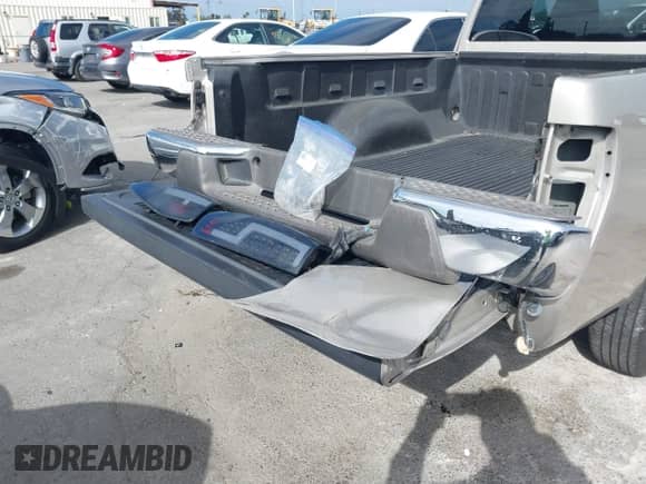 2008 Chevrolet Colorado 1LT z VIN 1GCCS39E188192565, wystawiony jako IAAI lot #41901967 z przebiegiem 282 987 mil mil oraz . Historia ofert i sprzedaży dostępna na DreamBid. Obrazek 12.