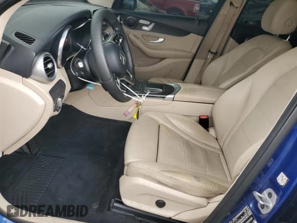 ✅ 2021 Mercedes-Benz GLC 300 • VIN: W1N0G8DB6MF946282 • Lot: 82131485. Wystawiony na Copart z przebiegiem 66 675 mil. Bezpłatny archiwum sprzedaży aukcyjnych z USA i szczegółowy raport historii pojazdu na DreamBid. Zdjęcie 7.