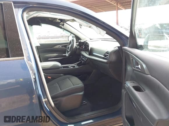 ✅ 2024 Chevrolet Traverse FWD LS • VIN: 1GNEREKS5RJ213399 • Lot: 43613289. Listed on IAAI with 13,150 mi. Free auction sales archive from the USA and detailed vehicle history report at DreamBid. Image 5.