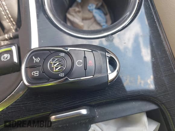 ✅ 2018 Buick Envision Preferred • VIN: LRBFXBSAXJD053109 • Lot: 43258417. Wystawiony na IAAI z przebiegiem 93 237 mil. Bezpłatny archiwum sprzedaży aukcyjnych z USA i szczegółowy raport historii pojazdu na DreamBid. Zdjęcie 11.