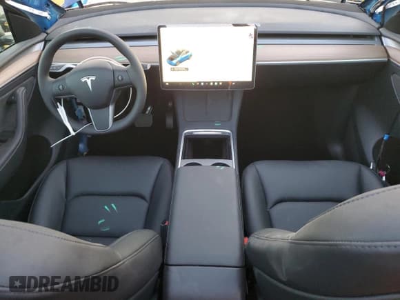 ✅ 2025 Tesla Model Y Long Range • VIN: 7SAYGDEDXSF232808 • Lot: 85647524. Wystawiony na Copart z przebiegiem 183 mil. Bezpłatny archiwum sprzedaży aukcyjnych z USA i szczegółowy raport historii pojazdu na DreamBid. Zdjęcie 8.