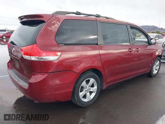 ✅ 2012 Toyota Sienna LE • VIN: 5TDKK3DC5CS207638 • Lot: 43740141. Listed on IAAI with 182,721 mi. Free auction sales archive from the USA and detailed vehicle history report at DreamBid. Image 4.