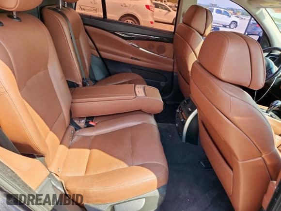 ✅ 2011 BMW 5 Series 535i Gran Turismo xDrive • VIN: WBASP2C55BC338287 • Lot: 81057535. Wystawiony na Copart z przebiegiem 126 818 mil. Bezpłatny archiwum sprzedaży aukcyjnych z USA i szczegółowy raport historii pojazdu na DreamBid. Zdjęcie 10.