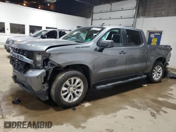 ✅ 2022 Chevrolet Silverado 1500 Custom • VIN: 3GCPWBEK9NG124449 • Лот: 65561495. Опубликован ранее на Copart с пробегом 56 519 миль. Бесплатный доступ к архиву аукционных продаж из США и подробный отчёт об истории автомобиля на DreamBid. Изображение 1.