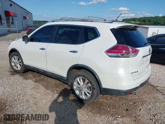 ✅ 2015 Nissan Rogue S • VIN: 5N1AT2ML9FC902533 • Lot: 42528040. Listed on IAAI with 116,346 mi. Free auction sales archive from the USA and detailed vehicle history report at DreamBid. Image 3.