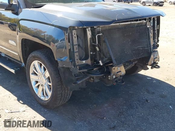 ✅ 2017 Chevrolet Silverado 1500 High Country • VIN: 3GCUKTEC5HG509458 • Lot: 43517091. Wystawiony na IAAI z przebiegiem 250 022 mil. Bezpłatny archiwum sprzedaży aukcyjnych z USA i szczegółowy raport historii pojazdu na DreamBid. Zdjęcie 18.