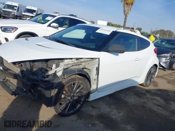 ✅ 2013 Hyundai Veloster w/Black Int • VIN: KMHTC6AD4DU153855 • Lot: 41589006. Wystawiony na IAAI z przebiegiem 106 161 mil. Bezpłatny archiwum sprzedaży aukcyjnych z USA i szczegółowy raport historii pojazdu na DreamBid. Zdjęcie 15.