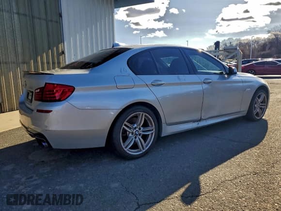 ✅ 2013 BMW 5 Series 550i xDrive • VIN: WBAFU9C53DDY72808 • Lot: 94936385. Listed on Copart with 111,322 mi. Free auction sales archive from the USA and detailed vehicle history report at DreamBid. Image 3.