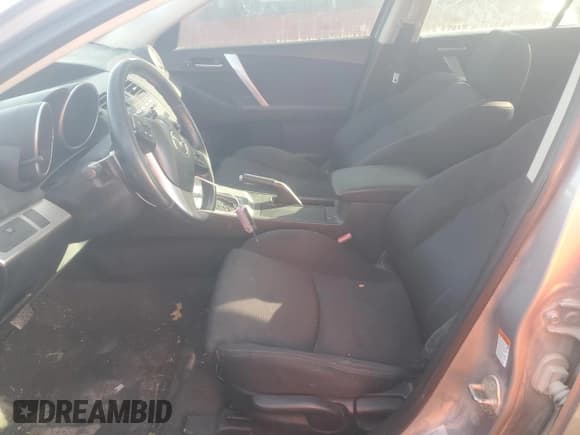 ✅ 2011 Mazda 3 S Sport • VIN: JM1BL1K52B1423965 • Lot: 82653735. Wystawiony na Copart z przebiegiem 240 685 mil. Bezpłatny archiwum sprzedaży aukcyjnych z USA i szczegółowy raport historii pojazdu na DreamBid. Zdjęcie 7.