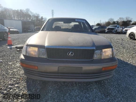 ✅ 1993 Lexus LS • VIN: JT8UF11E3P0155716 • Лот: 83273374. Опубликован ранее на Copart с пробегом 352 180 миль. Бесплатный доступ к архиву аукционных продаж из США и подробный отчёт об истории автомобиля на DreamBid. Изображение 5.