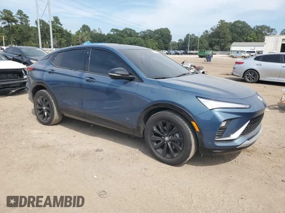 ✅ 2025 Buick Envista Sport Touring • VIN: KL47LBEP2SB021151 • Lot: 72795514. Wystawiony na Copart z przebiegiem 6 793 mil. Bezpłatny archiwum sprzedaży aukcyjnych z USA i szczegółowy raport historii pojazdu na DreamBid. Zdjęcie 4.