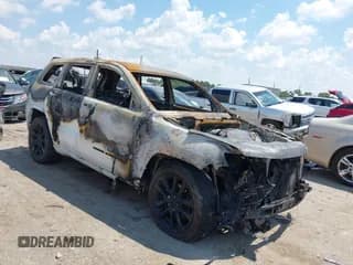 ✅ 2018 Jeep Grand Cherokee Altitude • VIN: 1C4RJFAG2JC206634 • Lot: 43133260. Wystawiony na IAAI z przebiegiem Nie podano. Bezpłatny archiwum sprzedaży aukcyjnych z USA i szczegółowy raport historii pojazdu na DreamBid. Zdjęcie 1.