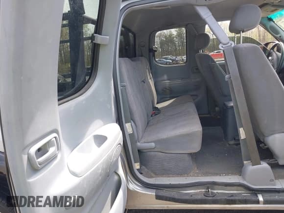 ✅ 2001 Toyota Tundra SR5 • VIN: 5TBBT44171S158921 • Lot: 42074736. Listed on IAAI with 270,230 mi. Free auction sales archive from the USA and detailed vehicle history report at DreamBid. Image 8.