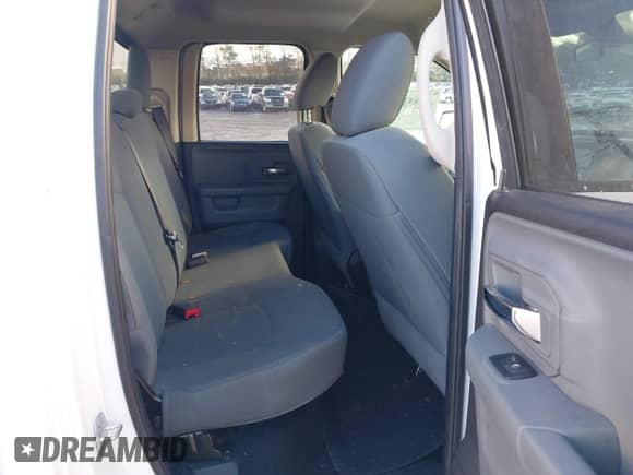 2017 Ram 1500 SLT z VIN 1C6RR6GG4HS676025, wystawiony jako IAAI lot #43585212 z przebiegiem 95 645 mil mil oraz . Historia ofert i sprzedaży dostępna na DreamBid. Obrazek 8.