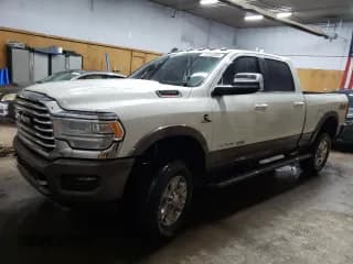 ✅ 2022 Ram 2500 Longhorn • VIN: 3C6UR5GL8NG165499 • Lot: 77813584. Wystawiony na Copart z przebiegiem 49 443 mil. Bezpłatny archiwum sprzedaży aukcyjnych z USA i szczegółowy raport historii pojazdu na DreamBid. Zdjęcie 1.