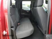 ✅ 2020 Chevrolet Silverado 1500 Custom • VIN: 1GCRWBEK4LZ270571 • Lot: 56644385. Wystawiony na Copart z przebiegiem 22 386 mil. Bezpłatny archiwum sprzedaży aukcyjnych z USA i szczegółowy raport historii pojazdu na DreamBid. Zdjęcie 10.