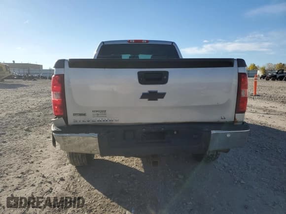 ✅ 2011 Chevrolet Silverado 1500 LT • VIN: 1GCRKSE34BZ234057 • Лот: 89795705. Опубликован ранее на Copart с пробегом 156 400 миль. Бесплатный доступ к архиву аукционных продаж из США и подробный отчёт об истории автомобиля на DreamBid. Изображение 6.