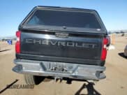 ✅ 2020 Chevrolet Silverado 2500HD LTZ • VIN: 1GC4YPEY4LF207932 • Lot: 80317645. Wystawiony na Copart z przebiegiem 100 810 mil. Bezpłatny archiwum sprzedaży aukcyjnych z USA i szczegółowy raport historii pojazdu na DreamBid. Zdjęcie 6.