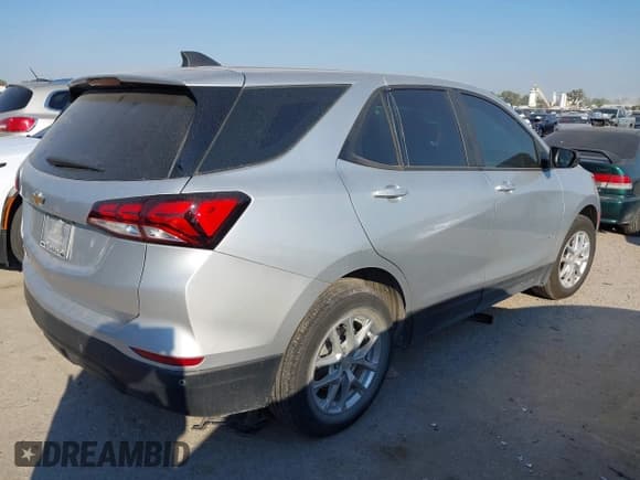 ✅ 2022 Chevrolet Equinox LS • VIN: 3GNAXHEV5NS102744 • Lot: 43421841. Listed on IAAI with Not provided. Free auction sales archive from the USA and detailed vehicle history report at DreamBid. Image 4.