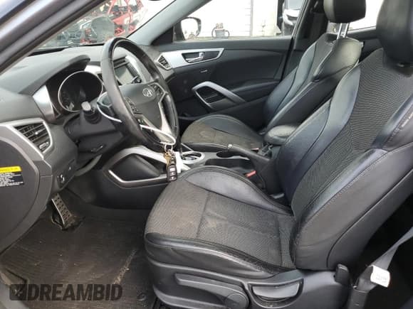 ✅ 2013 Hyundai Veloster w/Black Int • VIN: KMHTC6AD6DU155400 • Lot: 82214894. Wystawiony na Copart z przebiegiem 40 927 mil. Bezpłatny archiwum sprzedaży aukcyjnych z USA i szczegółowy raport historii pojazdu na DreamBid. Zdjęcie 7.