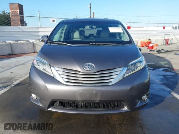 ✅ 2015 Toyota Sienna XLE • VIN: 5TDYK3DC9FS662992 • Лот: 43652531. Опубликован ранее на IAAI с пробегом 71 986 миль. Бесплатный доступ к архиву аукционных продаж из США и подробный отчёт об истории автомобиля на DreamBid. Изображение 12.