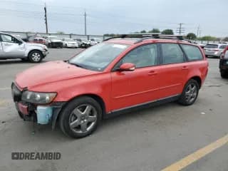 ✅ 2006 Volvo V50 2.5L Turbo • VIN: YV1MJ682X62229963 • Lot: 70227145. Listed on Copart with 167,505 mi. Free auction sales archive from the USA and detailed vehicle history report at DreamBid. Image 1.