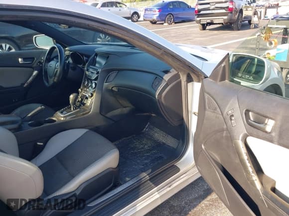 ✅ 2014 Hyundai Genesis Coupe 2.0T • VIN: KMHHT6KD3EU119847 • Лот: 43061546. Опубликован ранее на IAAI с пробегом 190 359 миль. Бесплатный доступ к архиву аукционных продаж из США и подробный отчёт об истории автомобиля на DreamBid. Изображение 5.