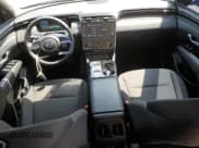 ✅ 2022 Hyundai Tucson SEL Convenience • VIN: KM8JFCA10NU071528 • Lot: 56770474. Wystawiony na Copart z przebiegiem 26 998 mil. Bezpłatny archiwum sprzedaży aukcyjnych z USA i szczegółowy raport historii pojazdu na DreamBid. Zdjęcie 8.