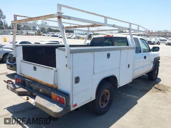 ✅ 2005 Chevrolet Silverado 2500HD • VIN: 1GBHC29U75E300984 • Лот: 42543498. Опубликован ранее на IAAI с пробегом 246 616 миль. Бесплатный доступ к архиву аукционных продаж из США и подробный отчёт об истории автомобиля на DreamBid. Изображение 4.