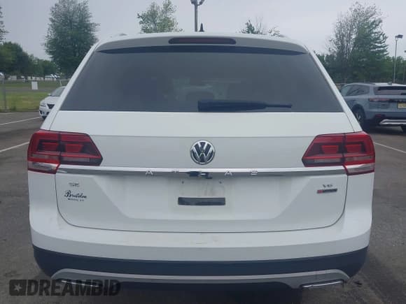 ✅ 2019 Volkswagen Atlas SE • VIN: 1V2UR2CA0KC534378 • Lot: 42351326. Listed on IAAI with 85,537 mi. Free auction sales archive from the USA and detailed vehicle history report at DreamBid. Image 16.