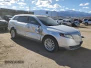 ✅ 2010 Lincoln MKT • VIN: 2LMHJ5FR0ABJ16186 • Lot: 93899195. Wystawiony na Copart z przebiegiem 97 316 mil. Bezpłatny archiwum sprzedaży aukcyjnych z USA i szczegółowy raport historii pojazdu na DreamBid. Zdjęcie 4.