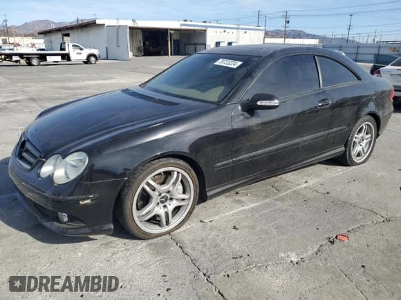 ✅ 2009 Mercedes-Benz CLK 550 • VIN: WDBTJ72H69F266105 • Lot: 79723224. Listed on Copart with 114,840 mi. Free auction sales archive from the USA and detailed vehicle history report at DreamBid. Image 1.
