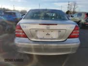 ✅ 2005 Mercedes-Benz C 240 • VIN: WDBRF81J35F674190 • Lot: 42167015. Wystawiony na Copart z przebiegiem 157 003 mil. Bezpłatny archiwum sprzedaży aukcyjnych z USA i szczegółowy raport historii pojazdu na DreamBid. Zdjęcie 6.