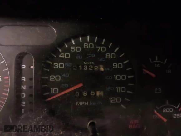 ✅ 1997 Dodge 1500 • VIN: 3B7HF13ZXVG801149 • Lot: 42903225. Wystawiony na IAAI z przebiegiem 213 225 mil. Bezpłatny archiwum sprzedaży aukcyjnych z USA i szczegółowy raport historii pojazdu na DreamBid. Zdjęcie 7.