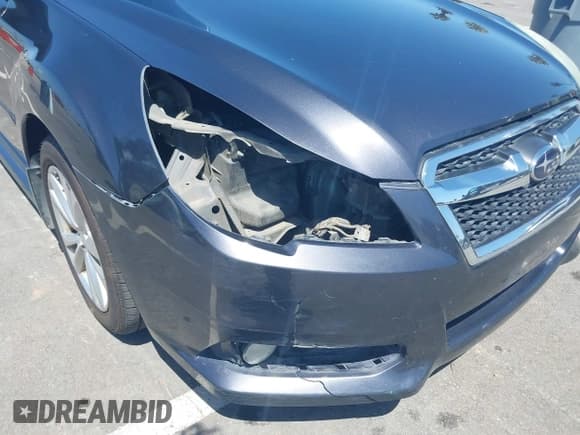 ✅ 2013 Subaru Legacy Limited • VIN: 4S3BMDJ68D2020840 • Lot: 42084331. Wystawiony na IAAI z przebiegiem 140 023 mil. Bezpłatny archiwum sprzedaży aukcyjnych z USA i szczegółowy raport historii pojazdu na DreamBid. Zdjęcie 6.