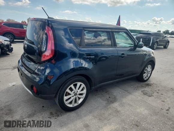 ✅ 2019 Kia Soul + • VIN: KNDJP3A56K7660131 • Lot: 85552785. Listed on Copart with 137,785 mi. Free auction sales archive from the USA and detailed vehicle history report at DreamBid. Image 3.