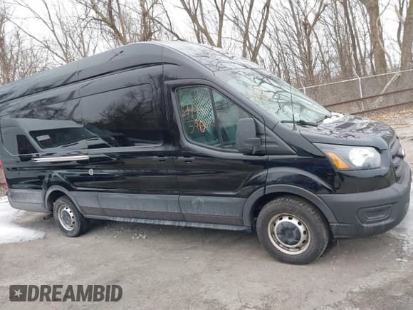 ✅ 2020 Ford Transit Cargo • VIN: 1FTBR3XG1LKB79029 • Lot: 41483908. Wystawiony na IAAI z przebiegiem 147 801 mil. Bezpłatny archiwum sprzedaży aukcyjnych z USA i szczegółowy raport historii pojazdu na DreamBid. Zdjęcie 13.
