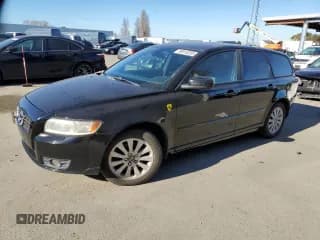 ✅ 2010 Volvo V50 • VIN: YV1390MW4A2551114 • Лот: 89313255. Опубликован ранее на Copart с пробегом 184 591 миль. Бесплатный доступ к архиву аукционных продаж из США и подробный отчёт об истории автомобиля на DreamBid. Изображение 1.
